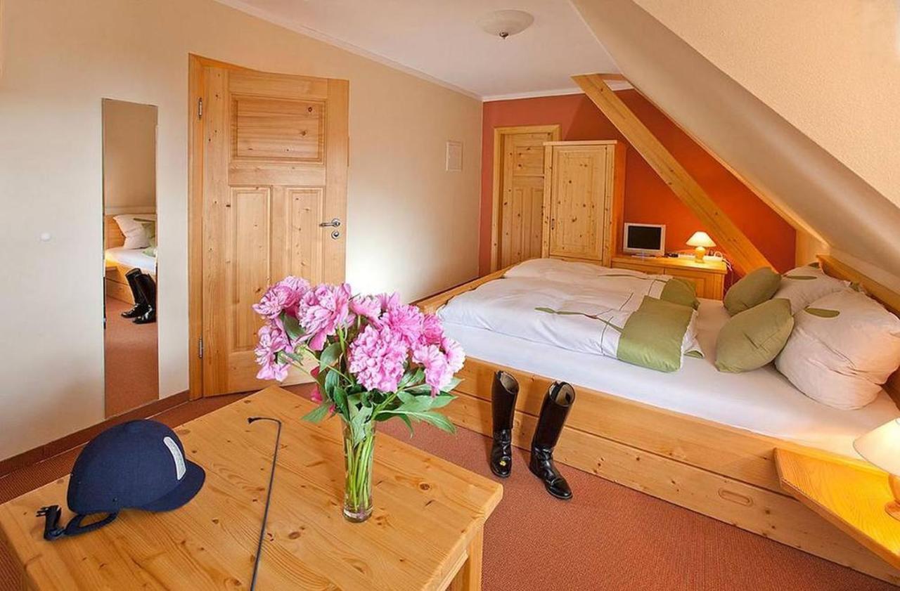 Naturhotel Etzdorfer Hof Schoenburg Esterno foto
